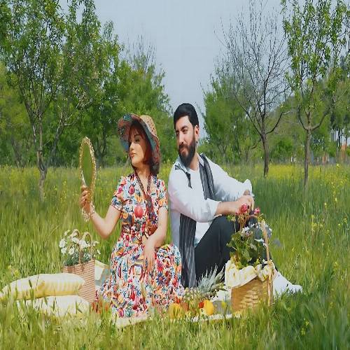 دانلود آهنگ بهار لطیف قیزی و ساحل علیو - گلجی گلجی بیلیرم یار گلجک